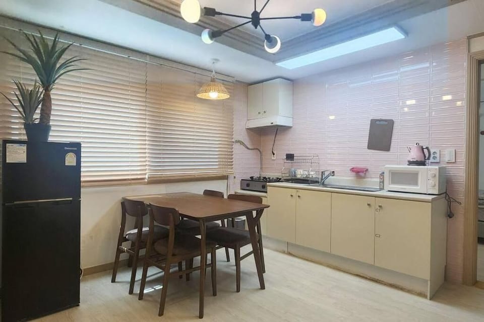 핑크 White Linen House,3br Apartment in Seoul