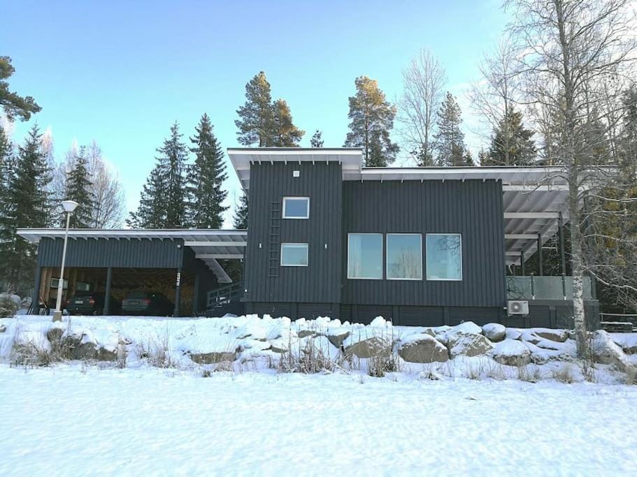 Property building, Natural landscape, Winter