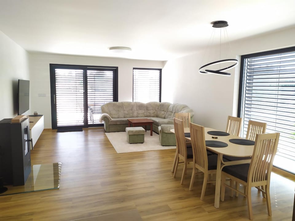 Living room, Seating area, Dining area