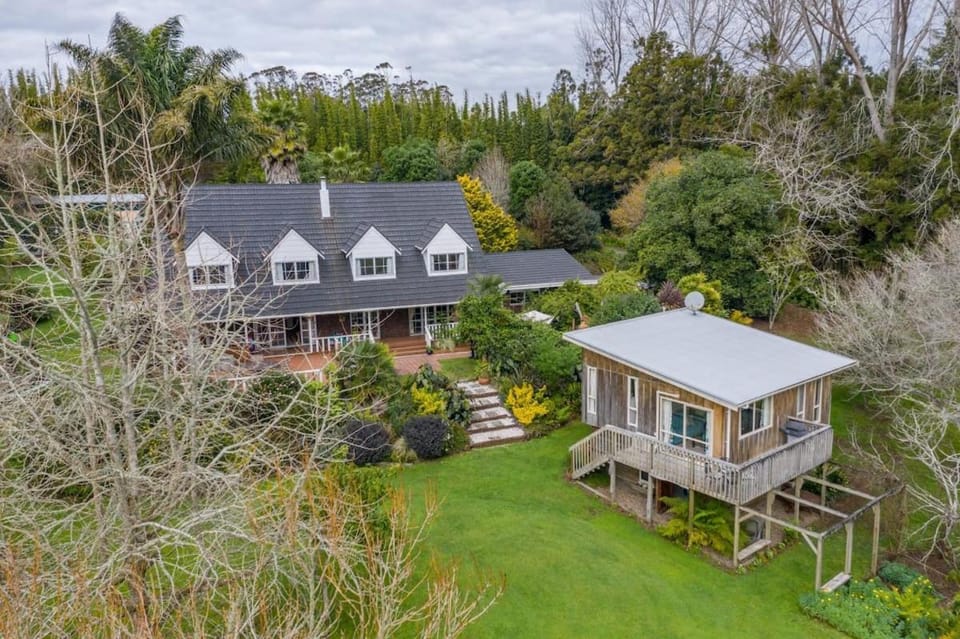Tree Top Cabin树上小木屋Bay of islands, Paihia Cabin in Northland