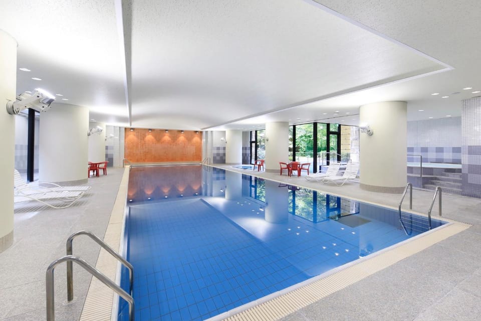 Swimming pool, Swimming pool