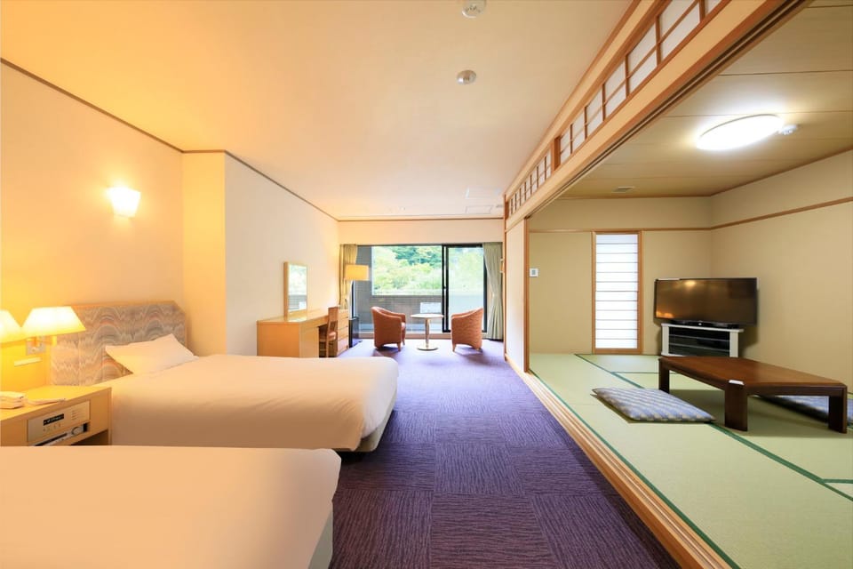 Bed, TV and multimedia, Living room, Photo of the whole room, Bedroom