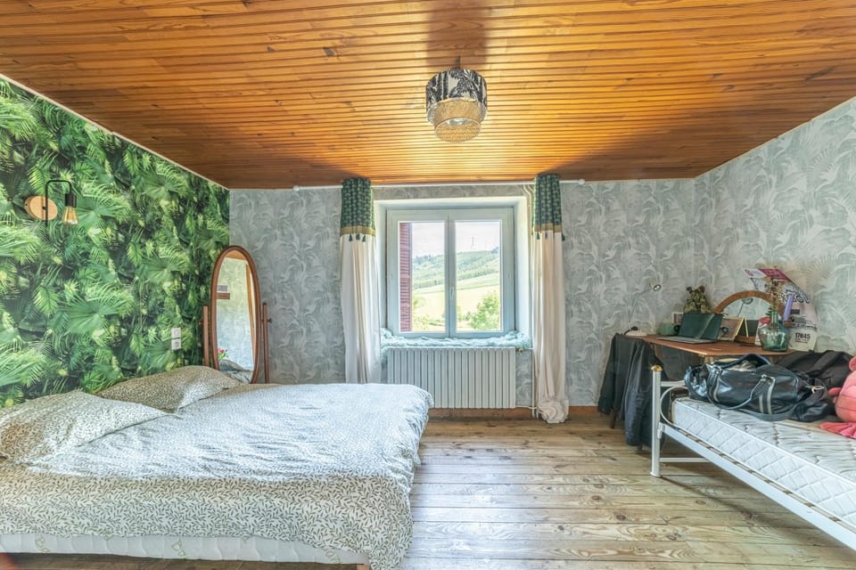 Bed, Bedroom