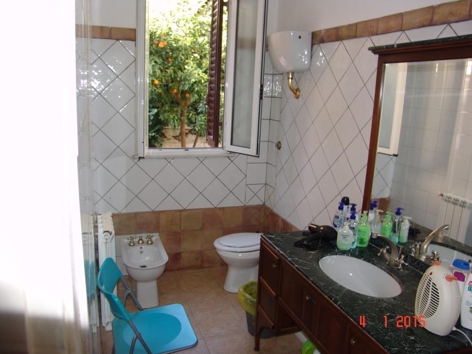 Day, Bathroom