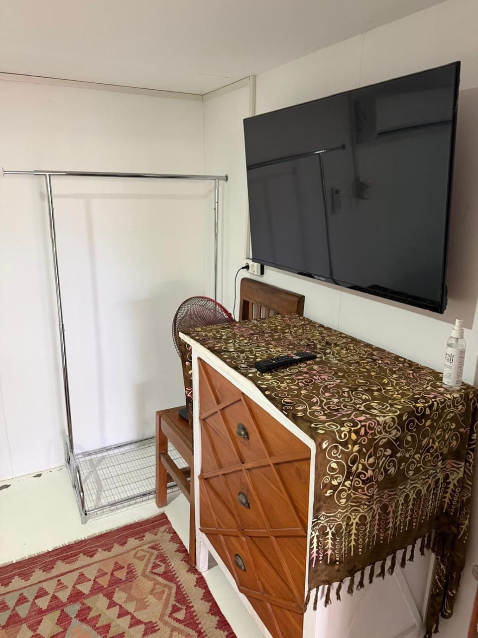 Kura Kura House Resort in Sekongkang