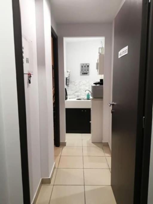 Angel - Cozy, renovated, studio in Athens heart Apartment in Athens