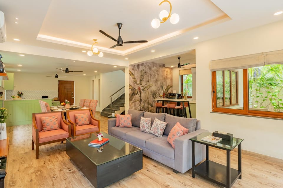 Living room, Seating area