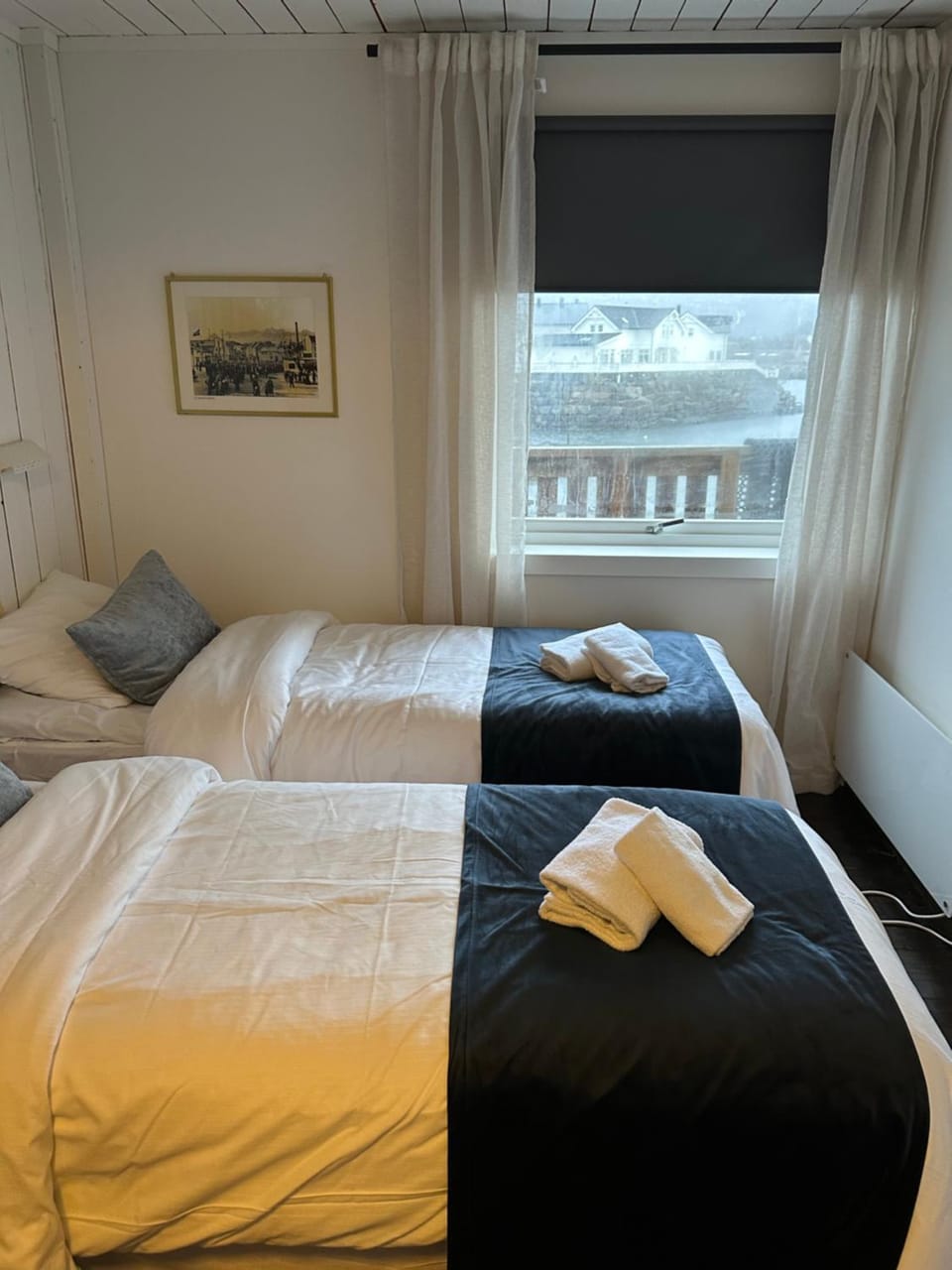 Bed, Photo of the whole room, Bedroom, Sea view, towels