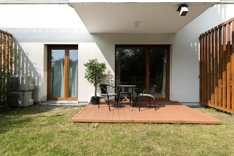 Garden, Balcony/Terrace