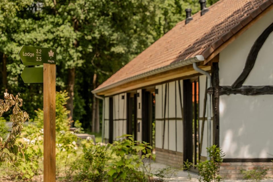 Villa Lodge with Jacuzzi | 8 people Villa in Flanders