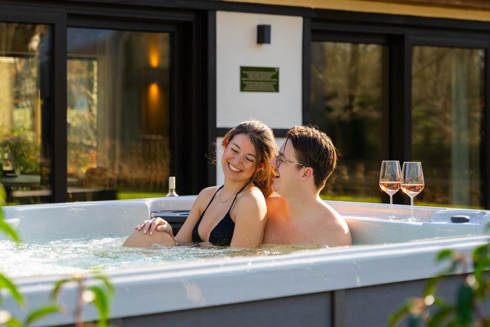 Villa Lodge with Jacuzzi | 8 people Villa in Flanders
