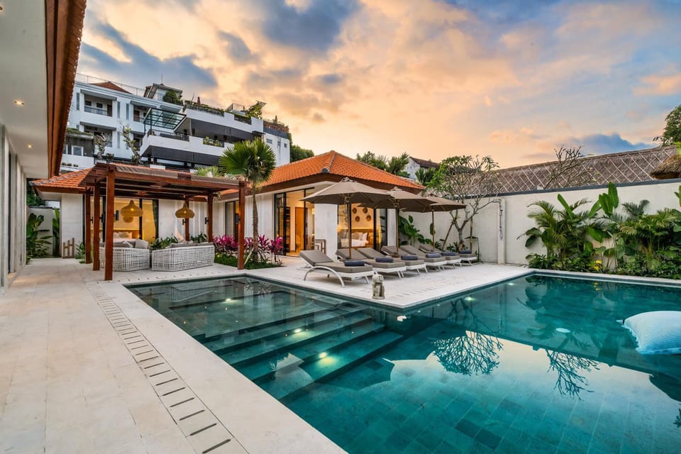 Property building, Pool view, Swimming pool, sunbed