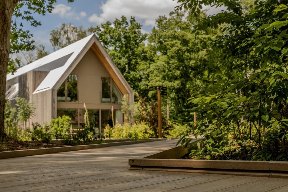 Spacious Luxury Lodge for 8 – Woodz Lodges Heusden-Zolder House in Flanders