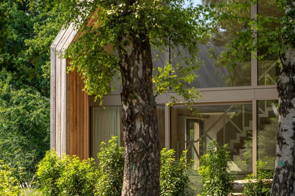 Luxury Lodge for 6 with Spacious Terrace – Woodz Lodges Heusden-Zolder House in Flanders