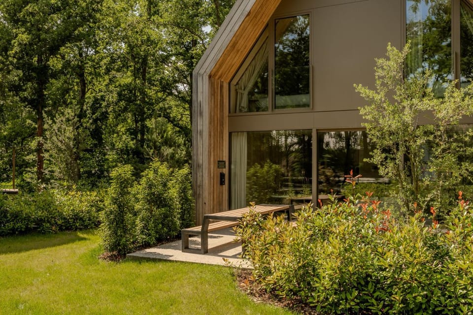 Luxury Group Lodge for 10 – Woodz Lodges Heusden-Zolder House in Flanders