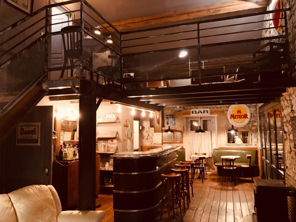 Lounge or bar