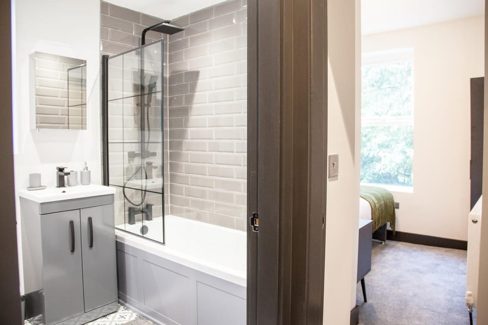 Shower, Bathroom, Bath, towels