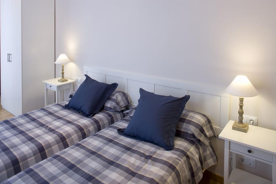 Bed, Bedroom, wardrobe