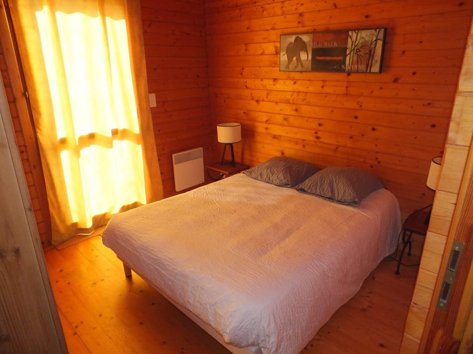 Les Chalets de l'Yonne Chalet in Bourgogne-Franche-Comté