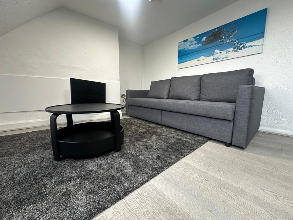 Communal lounge/ TV room, TV and multimedia, Living room, Seating area