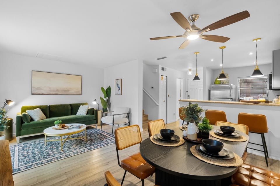 Living room, Dining area
