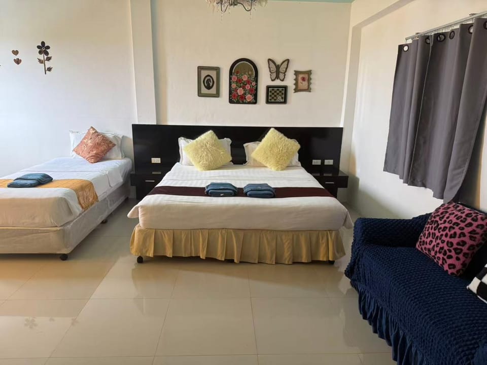 太阳花酒店亲子套房 Apartment hotel in Patong