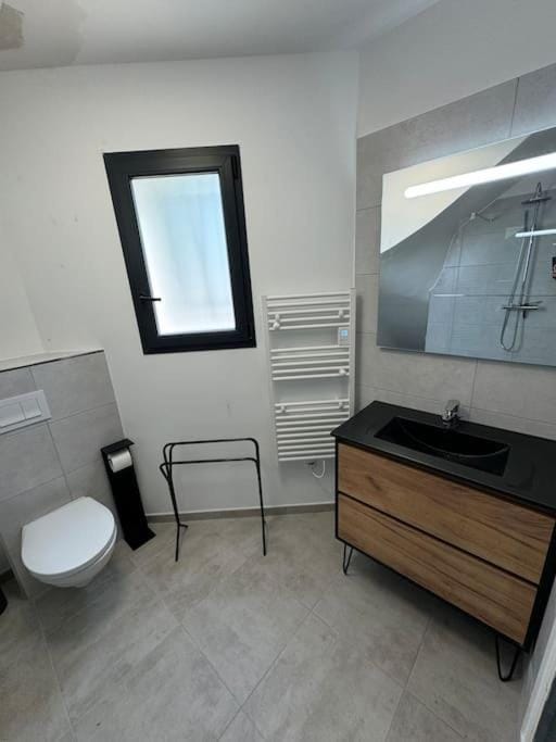 Appartement neuf centre du village Apartment in Le Puy-Sainte-Réparade