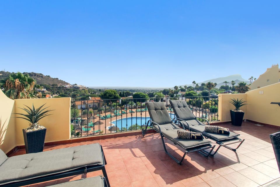 Balcony/Terrace, Pool view, Swimming pool