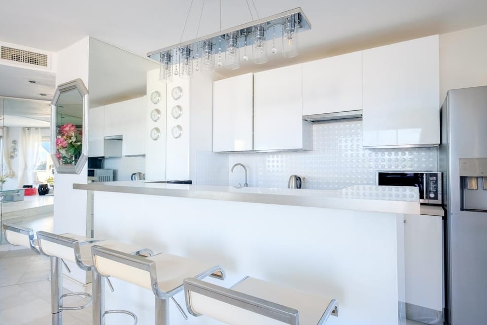 Kitchen or kitchenette, Living room