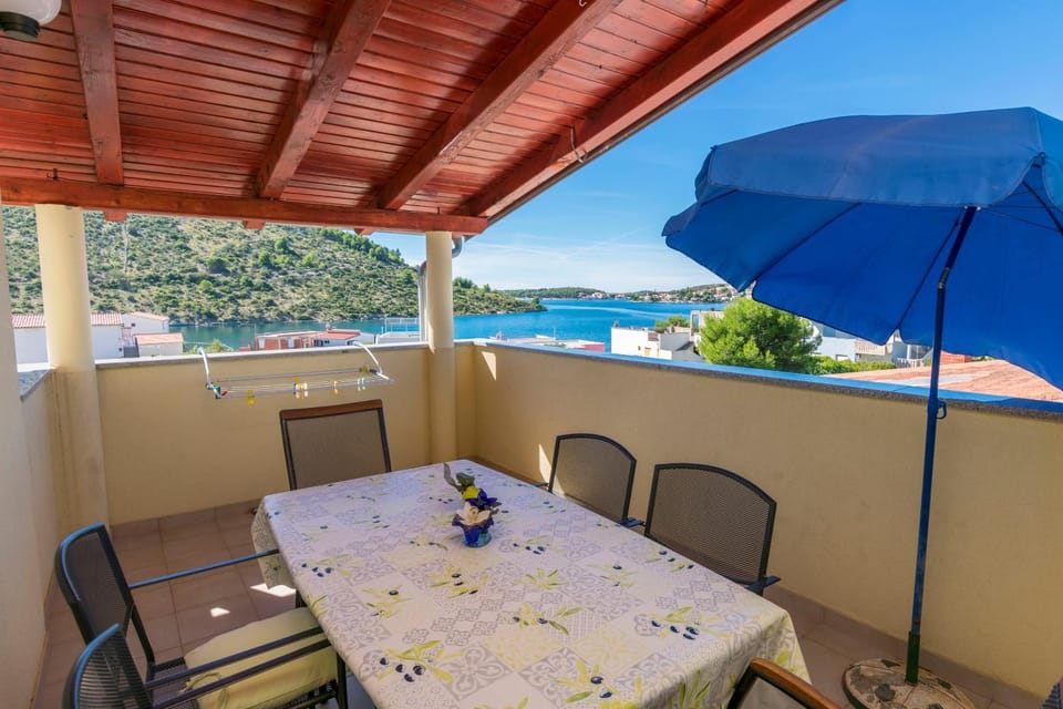 Patio, Day, View (from property/room), Balcony/Terrace, Dining area, Sea view, Sea view