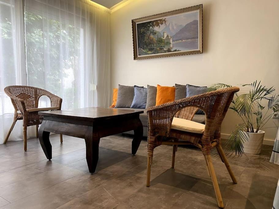 Bright airy family style 7 min walk to beach Apartment in Maresme