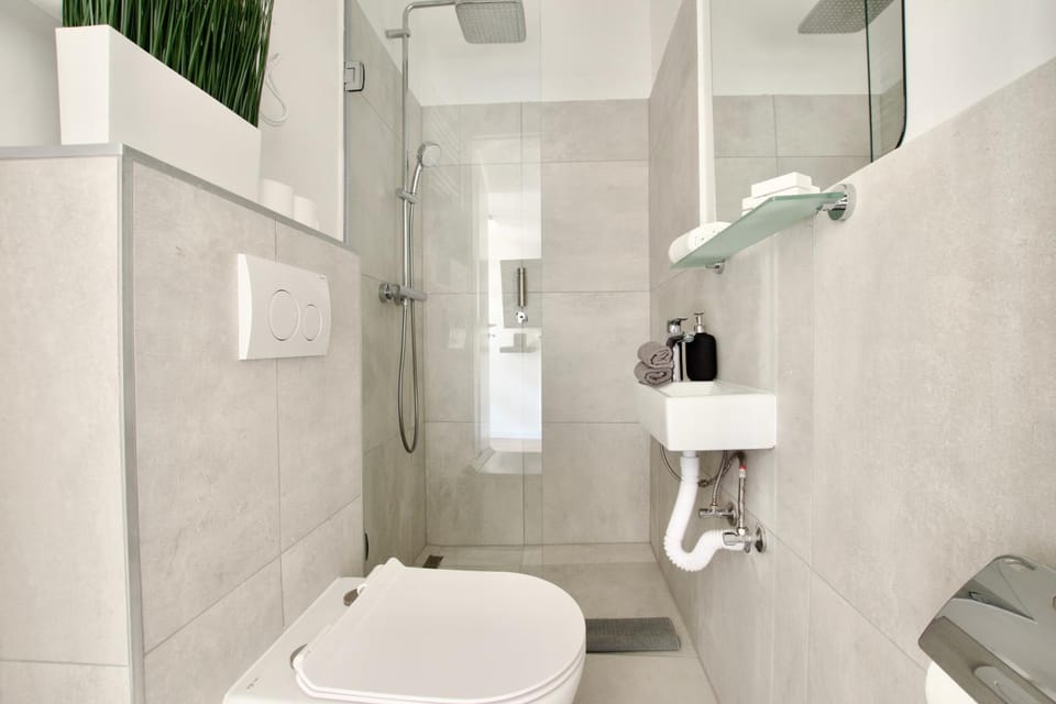 Shower, Toilet, Bathroom