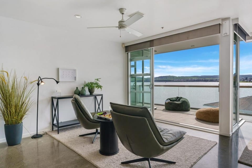 Balcony/Terrace, Lake view, Lake view