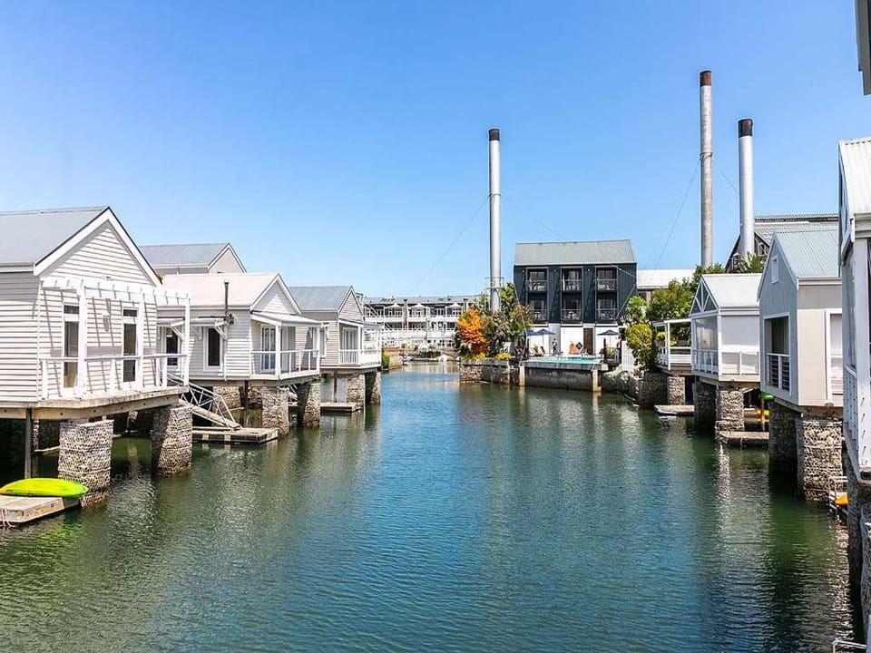 Modern Canal Lifestyle House in Knysna