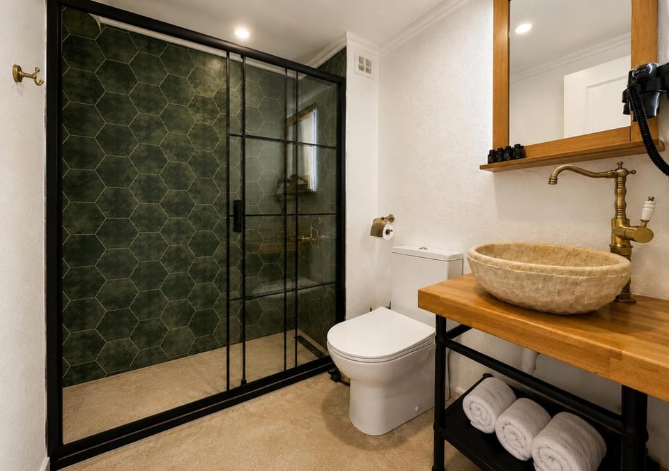 Shower, Toilet, Bathroom