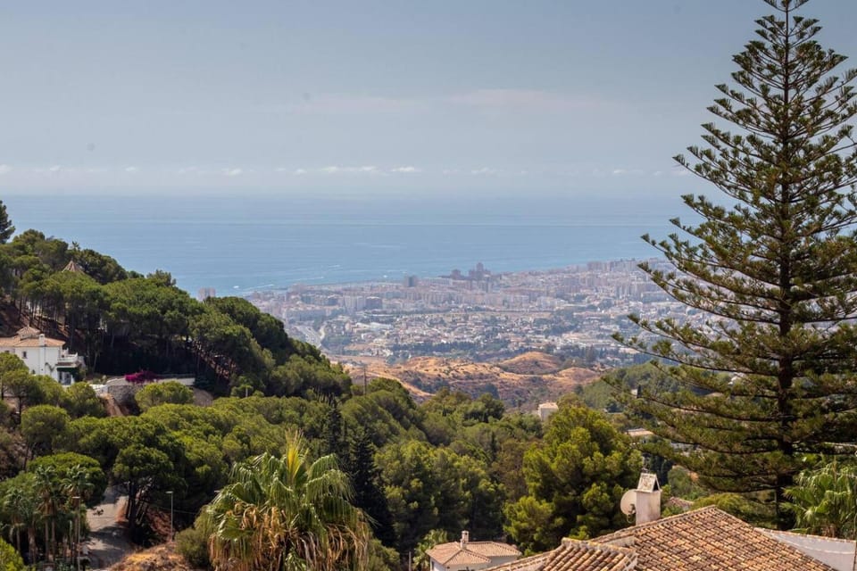 Seaview 3-Bed Flat with 2 Terraces Mijas Pueblo Apartment in Mijas