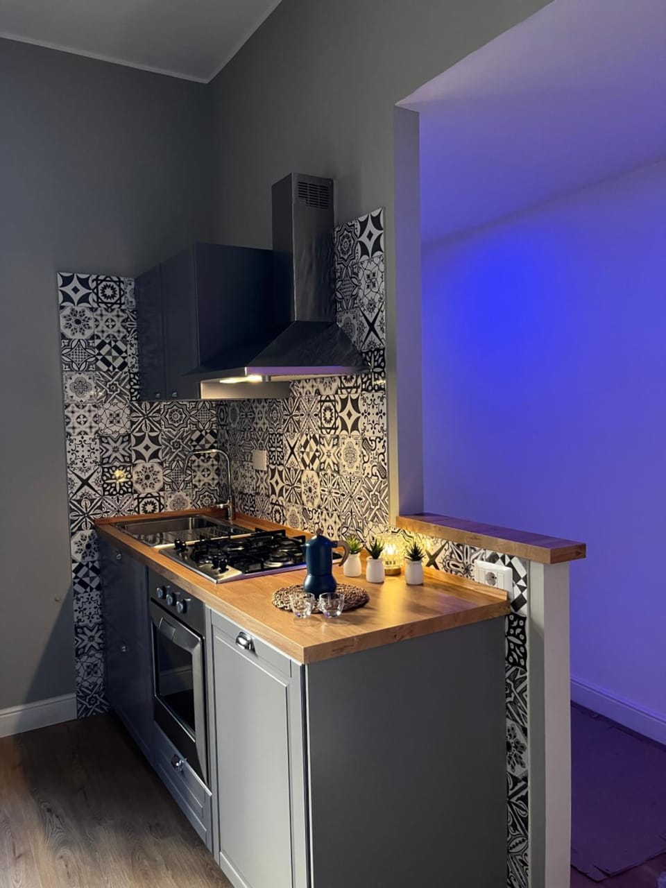 Kitchen or kitchenette