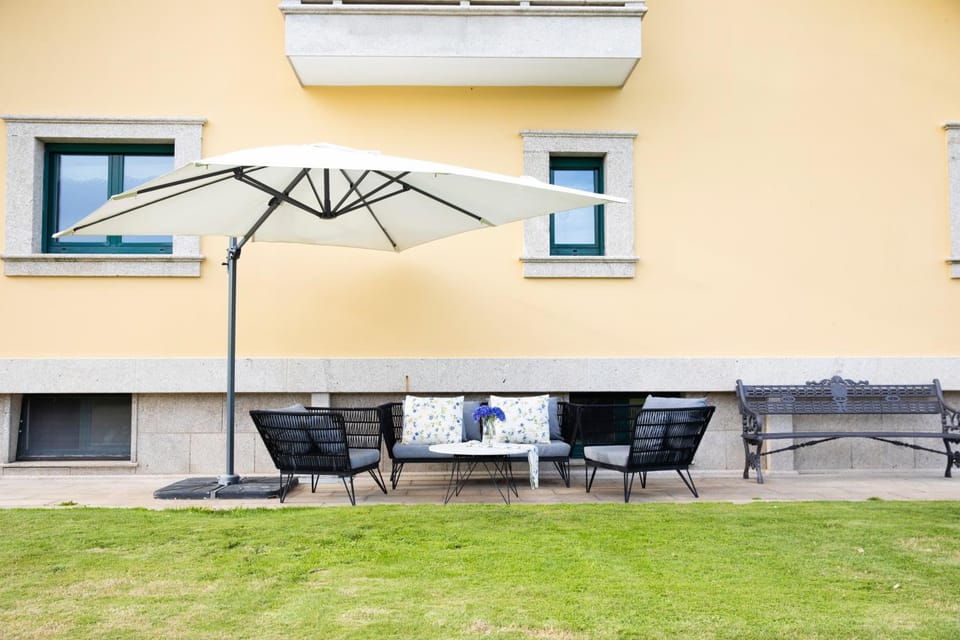 Garden, Seating area, Garden view