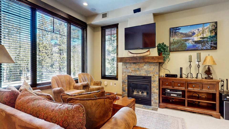 Woodwinds #1303 condo Apartment in Mammoth Lakes