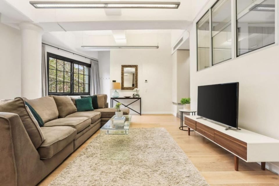 Renovated Warehouse Conversion in The Heart of Sydney Apartment in Sydney