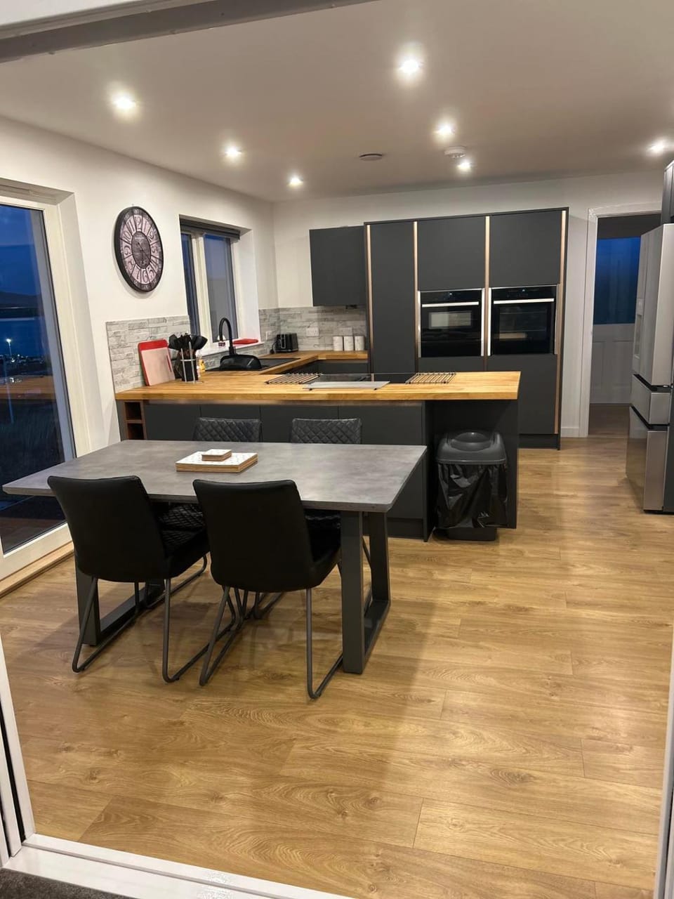 Kitchen or kitchenette, Dining area, dishwasher, microwave, oven, pet friendly, stove, washing machine, dryer