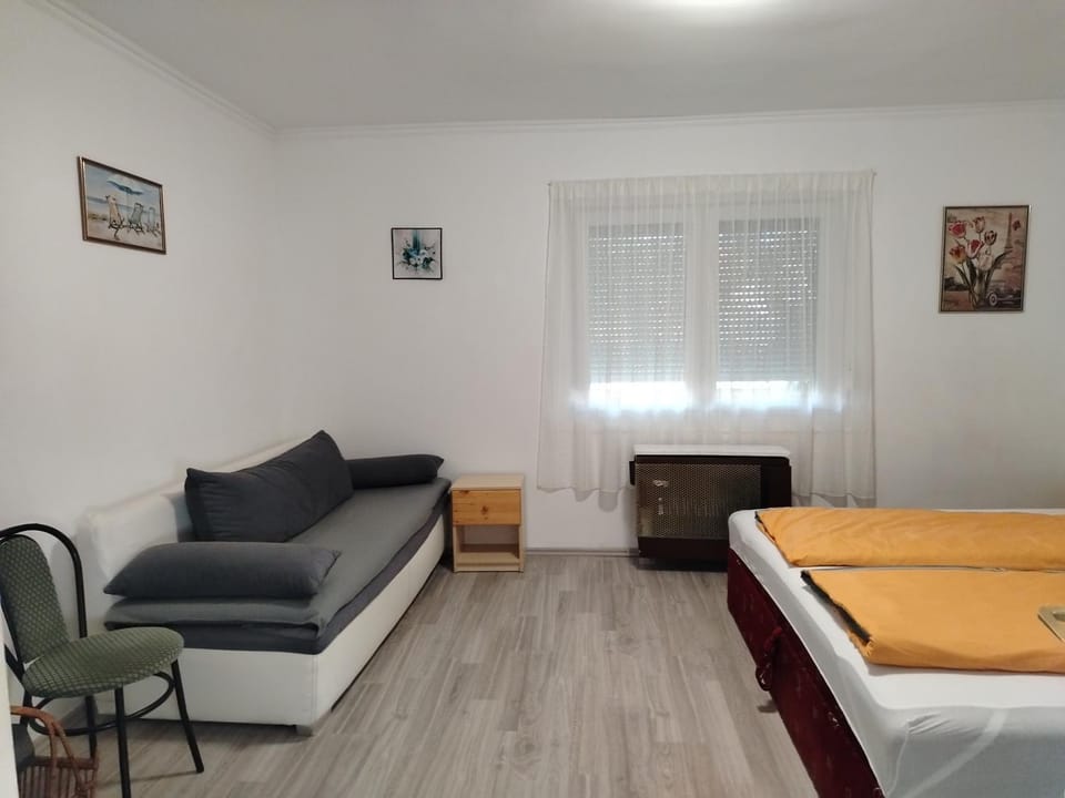 BB HÄZ Apartman Apartment in Hungary