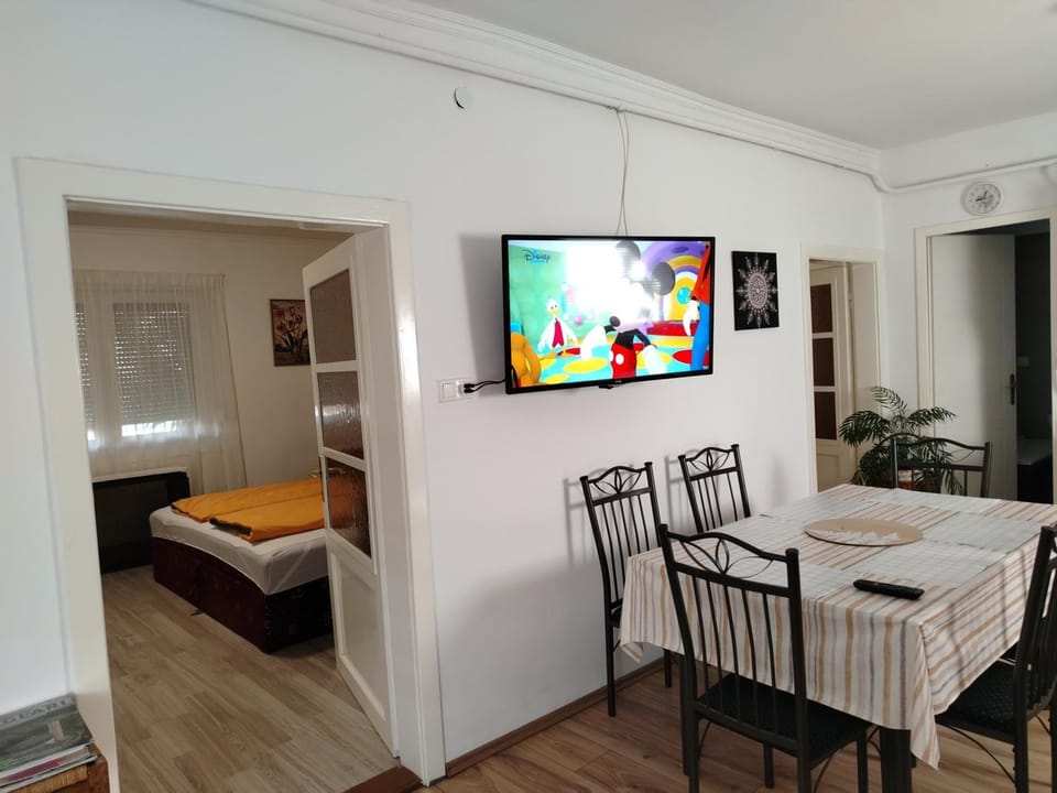 BB HÄZ Apartman Apartment in Hungary