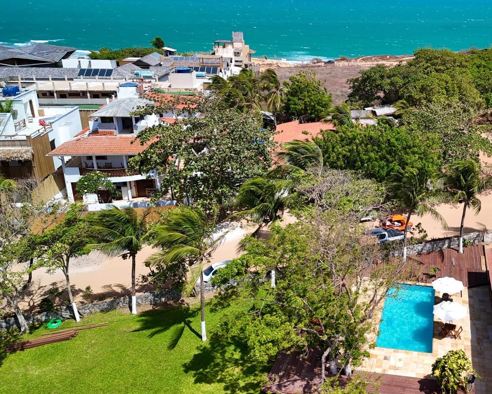 Property building, Nearby landmark, Natural landscape, Bird's eye view, Garden, Garden view, Pool view, Sea view, Swimming pool, sunbed