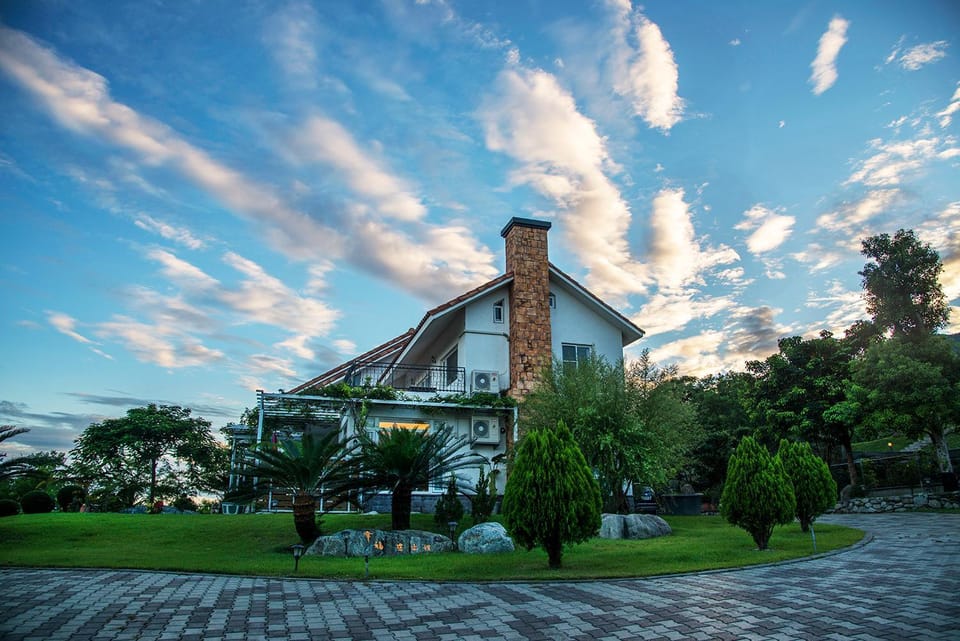 Property building, Day, Garden, Garden view