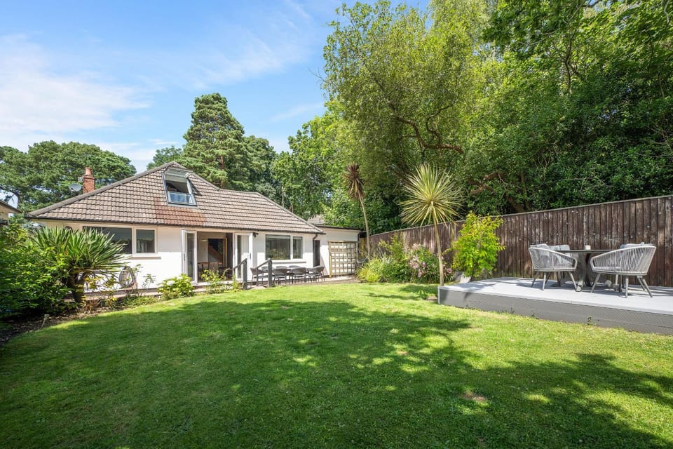 Coastal Garden Retreats House in Poole