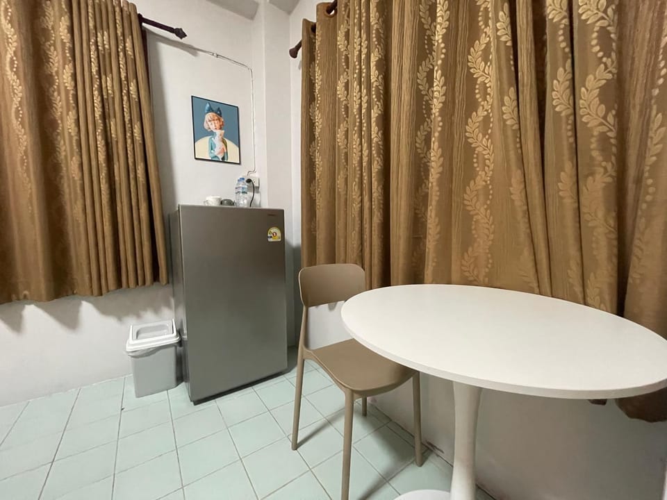Haiya Guesthouse room 4 - Shared Bathroom Apartment in Chiang Mai