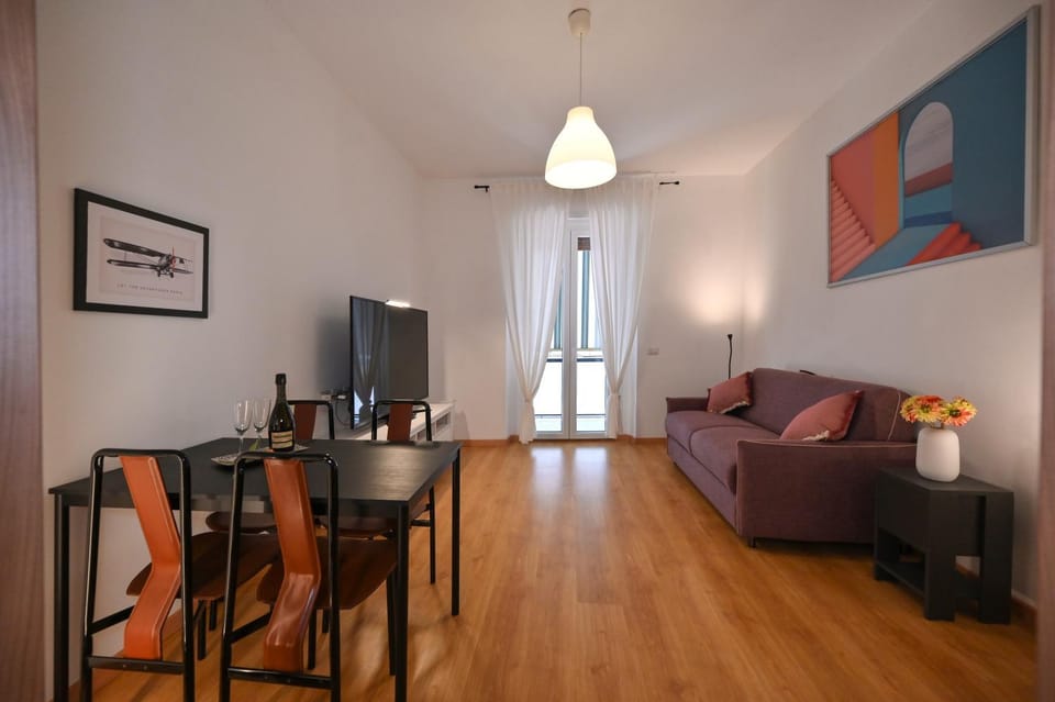 TV and multimedia, Living room, Dining area