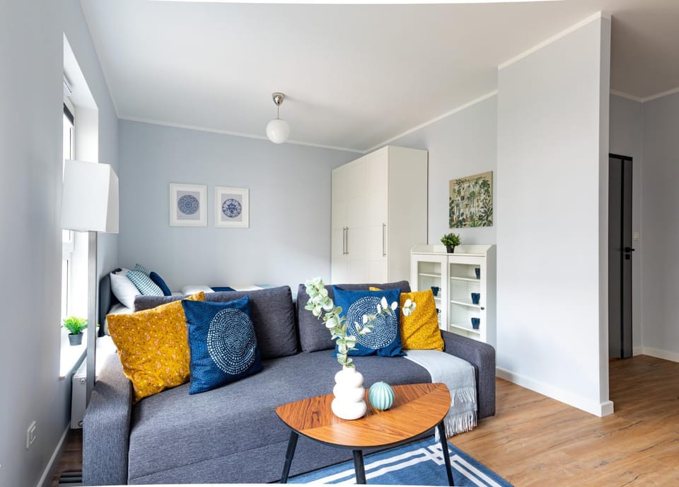Bed, Living room, Seating area