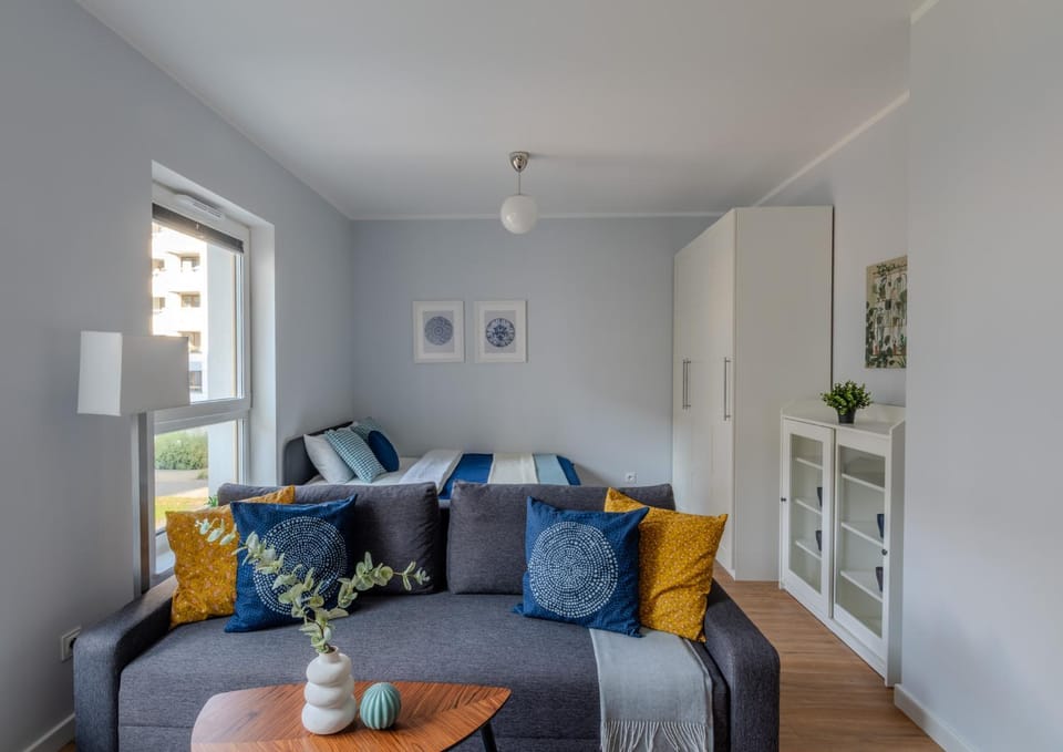 Bed, Living room, Photo of the whole room, Seating area